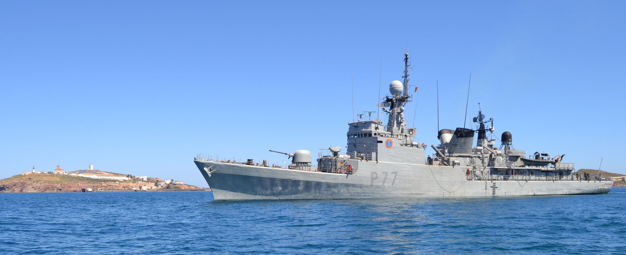 El patrullero de la Armada “Infanta Cristina” participa en el ejercicio de seguridad marítima y alerta antiterrorista en el puerto de Motril